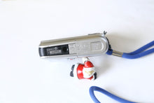 Load image into Gallery viewer, Canon PowerShot A495 シルバー【完動品/美品✨】▪️CCDオールドコンデジ▪️単三電池対応🔋