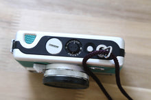 Load image into Gallery viewer, Canon Demi EE-17 グリーンリザード🐊【完動品】▪️オリジナル革張り替え▪️ハーフカメラ