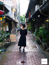 Load image into Gallery viewer, Canon EOS M ネイビーxブラウン【完動品】状態◎▪️デジタルミラーレス一眼レフ▪️オールドコンデジ