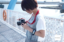 Load image into Gallery viewer, Canon EOS M ネイビーxブラウン【完動品】状態◎▪️デジタルミラーレス一眼レフ▪️オールドコンデジ