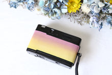 Load image into Gallery viewer, OLYMPUS PEN EF 朝焼けグラデーション🌄【完動品】フラッシュ付きハーフカメラ