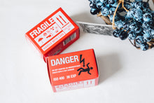 Load image into Gallery viewer, Mr. Negative Fragile 400【35mmカラーネガフィルム】36枚撮り/1本売り□透明感と爽やかな青が魅力