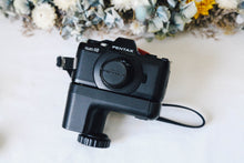 Load image into Gallery viewer, 📸 PENTAX Auto110 レンズ3本付きセット❗️  110フィルム対応・超小型一眼レフ・明るい単焦点レンズ付き✨