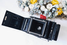 Load image into Gallery viewer, Minolta Autocord【完動品・実写済み】中判フィルムカメラ📷✨王道の二眼レフカメラ◎