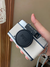 Load image into Gallery viewer, OLYMPUS PEN EE-2 ホワイトxブルーグレー🤍🩶【完動品】ハーフカメラ