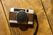Load image into Gallery viewer, 【完動品】MINOLTA Repo-S|描写力抜群のレアなハーフカメラ📸✨チョコレートブラウン🍫