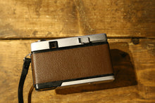 Load image into Gallery viewer, 【完動品】MINOLTA Repo-S|描写力抜群のレアなハーフカメラ📸✨チョコレートブラウン🍫