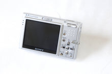 Load image into Gallery viewer, SONY Cyber-shot DSC-T9 シルバー【完動品/希少✨】オールドコンデジ