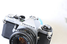Load image into Gallery viewer, PENTAX ME & 50mm F1.7 シルバー【完動品/美品✨】手のひらサイズ✨軽量フィルム一眼レフカメラ