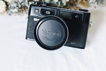 Load image into Gallery viewer, ✨名機レンジファインダー📸 YASHICA Electro 35 GT ✨ろうそく1本の明かりでも写る明るいレンズ搭載❗️