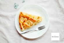 Load image into Gallery viewer, SONY α6000 グラファイトグレー ILCE-6000【完動品】【美品❗️】オールドレンズ・マウントアダプターおまけ付き多数❗️▪️デジタル一眼ミラーレスカメラ