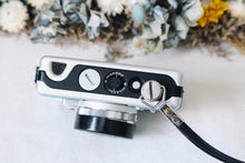 Load image into Gallery viewer, Canon Demi EE-17 喫茶店のメロンクリームソーダ🍈🥤 完動品・ハーフカメラ