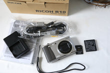Load image into Gallery viewer, RICOH R10【完動品/美品✨】オールドコンデジ|CCDセンサー