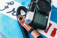 Load image into Gallery viewer, OLYMPUS PEN EE-3 グリーンフォレスト🌳【完動品】ハーフカメラ・ケース&ストラップ付き❗️