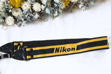 画像をギャラリービューアに読み込む, Nikon 純正ストラップ 🎞️ ビンテージ 黄×黒デザイン カメラ用アクセサリー