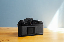 画像をギャラリービューアに読み込む, Nikon FE(BK)【完動品】映画:二宮和也主演『浅田家』使用されたカメラ
