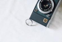 Load image into Gallery viewer, Taron Chic ハーフカメラ 幻のハーフカメラ🦉✨ 幻級の入手困難❗️ 【完動品】