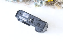 Load image into Gallery viewer, Nikon Coolpix P6000 状態◎ | CCDセンサー搭載 | オールドコンデジ 【完動品】