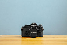 画像をギャラリービューアに読み込む, Nikon EM【完動品】薄型の明るいパンケーキレンズ🥞 初心者向き!