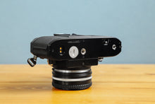 画像をギャラリービューアに読み込む, Nikon EM【完動品】薄型の明るいパンケーキレンズ🥞 初心者向き!