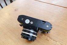 Load image into Gallery viewer, Nikon EM & 50mmF1.8 明るいパンケーキレンズ🥞オリーブグリーン🫒【完動品/美品✨】