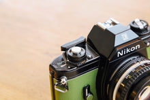 Load image into Gallery viewer, Nikon EM & 50mmF1.8 明るいパンケーキレンズ🥞オリーブグリーン🫒【完動品/美品✨】