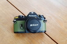 Load image into Gallery viewer, Nikon EM & 50mmF1.8 明るいパンケーキレンズ🥞オリーブグリーン🫒【完動品/美品✨】