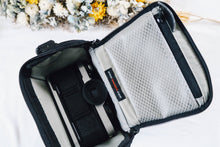 Load image into Gallery viewer, 定番ブランドLowepro📷 一眼レフカメラ用ショルダーバッグ✨ヴィンテージ