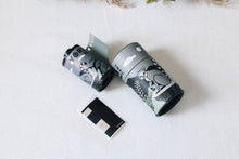 Load image into Gallery viewer, FILM NEVER DIE YORU400 (35mm) モノクロネガ 36枚撮り【海外フィルム✈️ / 期限内】