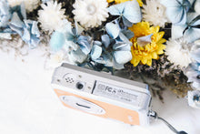 画像をギャラリービューアに読み込む, FUJIFILM Finepix V10 オレンジ【完動品】【希少❗️】昭和ゲームも入っています❗️▪️オールドコンデジ▪️デジタルカメラ