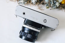 Load image into Gallery viewer, FUJICA ST801 & 55mm F1.8【完動品】希少モデル✨初心者の方にもおすすめ🔰