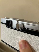 Load image into Gallery viewer, OLYMPUS PEN F ホワイト🤍【完動品】ハーフ一眼レフカメラ・ARTISAN&ARTISTホワイトストラップオプション有り