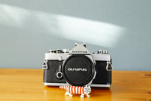 画像をギャラリービューアに読み込む, OLYMPUS OM-1N【完動品】明るい王道レンズ❗️