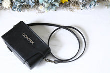Load image into Gallery viewer, CONTAX T2 【完動品】【美品❗️】純正ハードケース&データ(日付)バック(裏蓋)付き