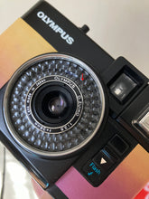 Load image into Gallery viewer, OLYMPUS PEN EF 朝焼けグラデーション🌄【完動品】フラッシュ付きハーフカメラ