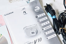 画像をギャラリービューアに読み込む, FUJIFILM Finepix V10 オレンジ【完動品】【希少❗️】【美品❗️】昭和ゲームも入っています❗️▪️オールドコンデジ▪️デジタルカメラ