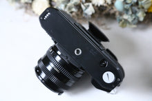 Load image into Gallery viewer, Canon A-1 + New FD 50mm F1.8 + Power Winder付き✨完動品セット