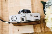 Load image into Gallery viewer, OLYMPUS TRIP35 天然木🌳【完動品】