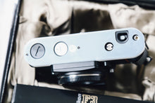 Load image into Gallery viewer, Nikon F3 HP Limited【未使用✨】【完動品】専用ケースも未使用❗️