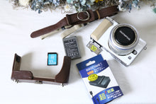 Load image into Gallery viewer, OLYMPUS PEN E-PL1【完動品】【実写済み❗️】▪️オールドコンデジ▪️デジタル一眼ミラーレスカメラ