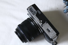 Load image into Gallery viewer, Olympus PEN mini E-PM2 & 14-42mm レンズキット【完動品】美品✨ 超軽量ミラーレスデジタル一眼レフ📸初心者にも扱いやすい万能モデル🔰
