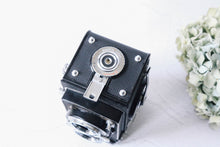 Load image into Gallery viewer, Yashica-12【希少❗️】【完動品】中判カメラ