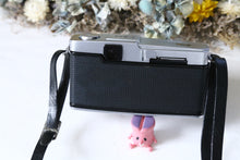 Load image into Gallery viewer, OLYMPUS PEN F 【完動品/美品✨】ハーフ一眼レフカメラ❗️レンズ40mmF1.4