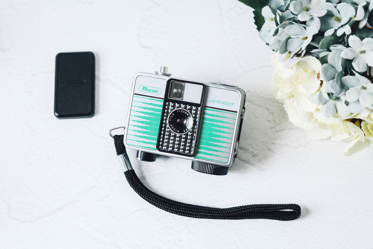 ✽AUTO　HALF　Ｅ✽ オートハーフ✽ハーフカメラ✽ RICOH AUTO HALF E【完動品】ハーフカメラ – Ein Camera