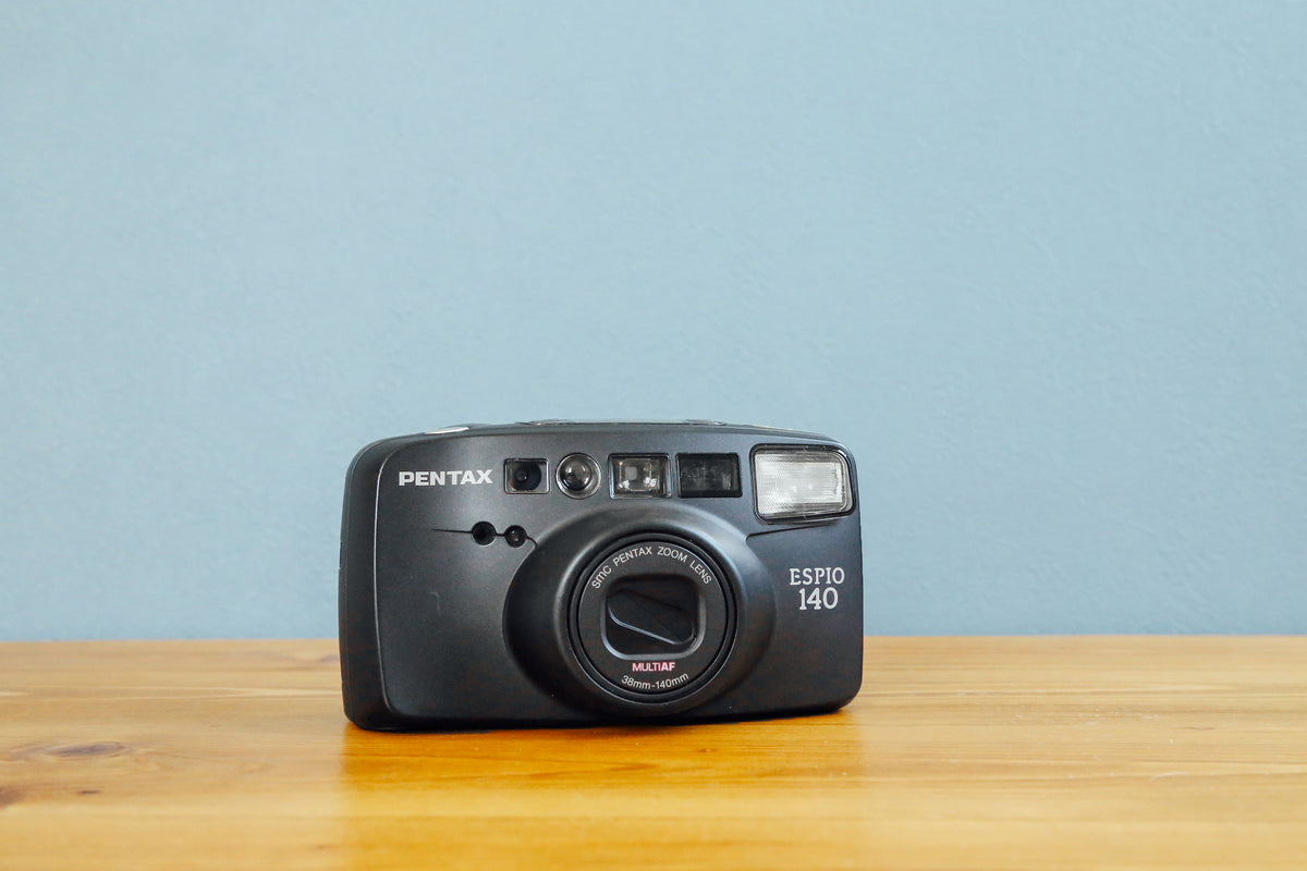 Very Good!! Pentax ESPIO 140 35mm Point & Shoot Film Camera