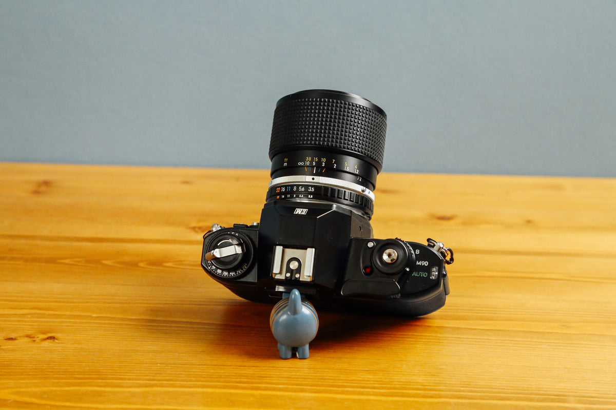Nikon EM フィルムカメラ 70-300mmレンズ付き Nikon EM フィルムカメラ 70-300mmレンズ付き