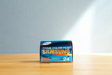 Load image into Gallery viewer, SAMSUNG200 35mm color film 24 shots expired film