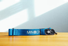 画像をギャラリービューアに読み込む, Minolta ブルーストラップ ロゴホワイト ヴィンテージ