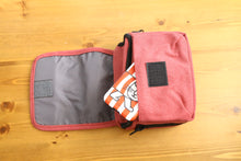 画像をギャラリービューアに読み込む, お洒落なカメラバッグ レッド【新品】