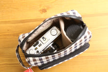 画像をギャラリービューアに読み込む, ヌーボナタリー ボーダーネイビー カメラポーチ【新品】選べる2色